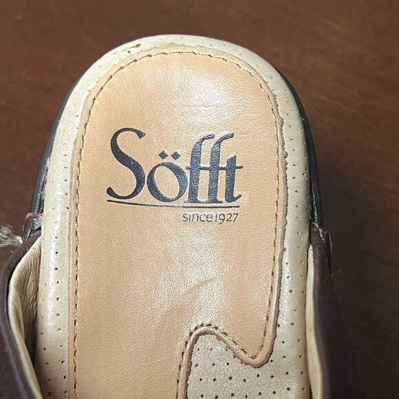 Sofft London Women's Brown Tooled Leather Mules Clogs Shoes‎ 7M Style# 1009450 - Picture 2 of 5